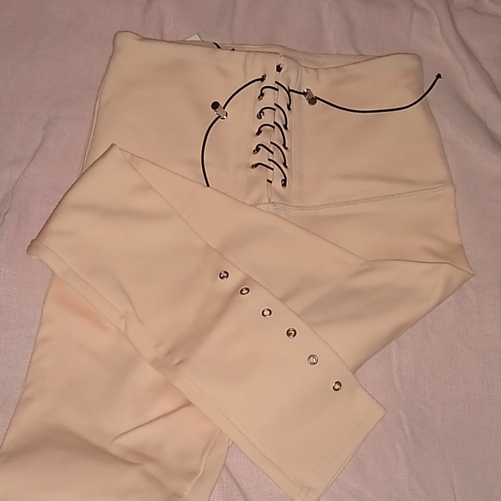 Nude leggings